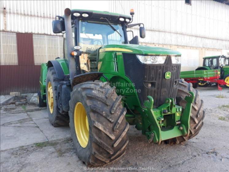 Kolový Traktor JOHN DEERE 7230R