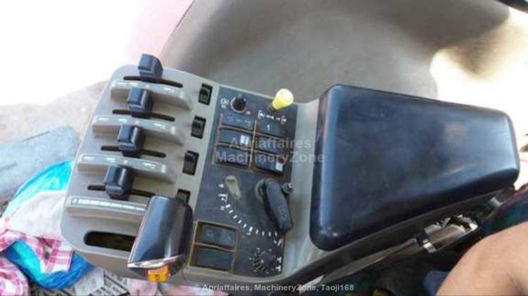 Kolový Traktor CLAAS Magnum MX285