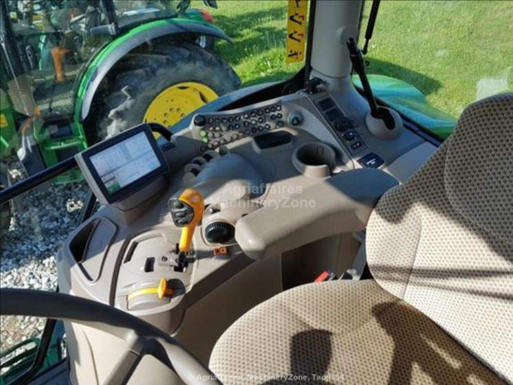 Kolový Traktor JOHN DEERE 6155R
